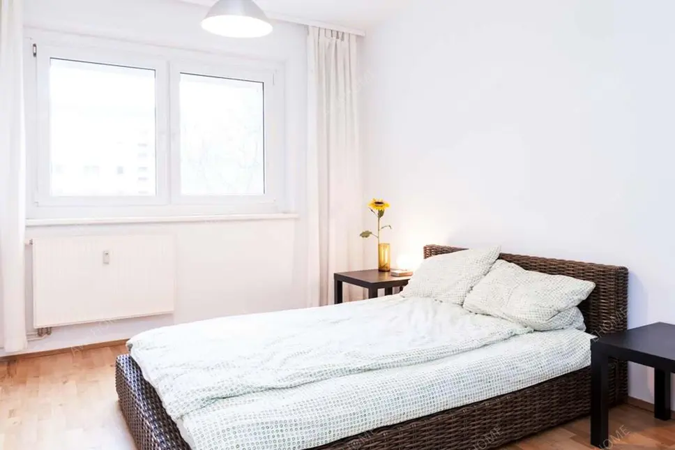 Berlin RentalsStylish  spacious apartment near the river