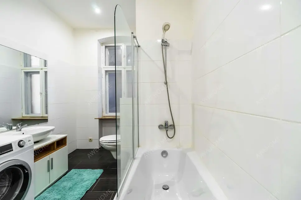 Berlin RentalsSchoenhauser Allee