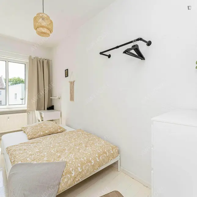 BerlinWeekly Rental  Rentals[Weekly Rental ]Very nice double bedroom in Adlershof