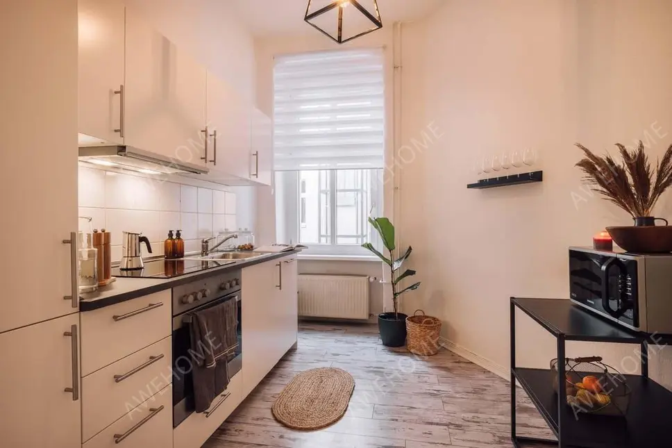 Berlin RentalsRoncal - 3 bedrooms and balcony in Friedrichshain
