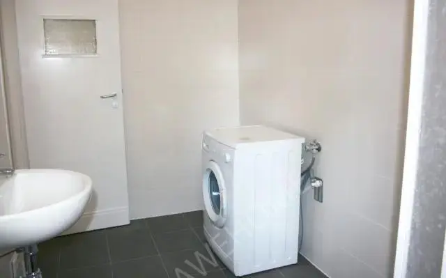 Berlin RentalsKranzer Strasse 5DE-01-092M