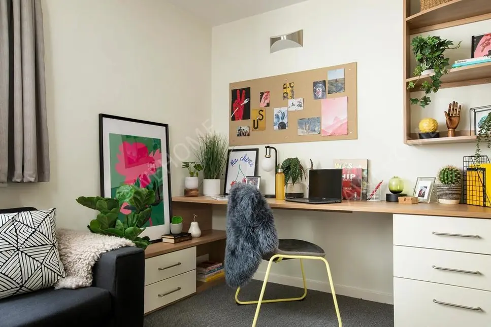 London RentalsMoonraker Point