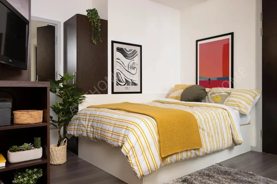 Leeds RentalsSky Plaza