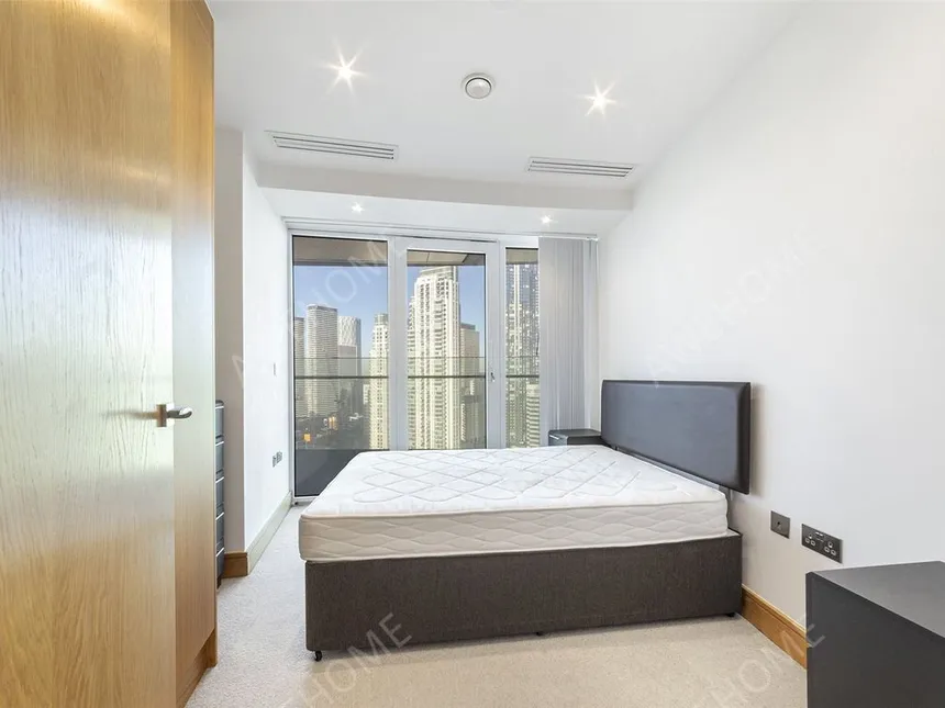 倫敦租房Arena Tower 2 bed flat