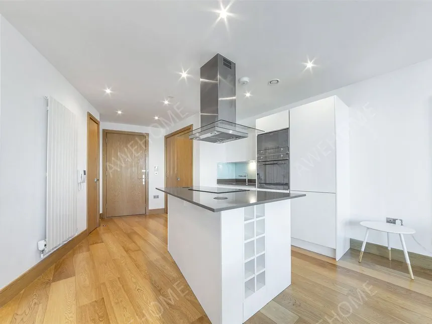 倫敦租房Arena Tower 2 bed flat
