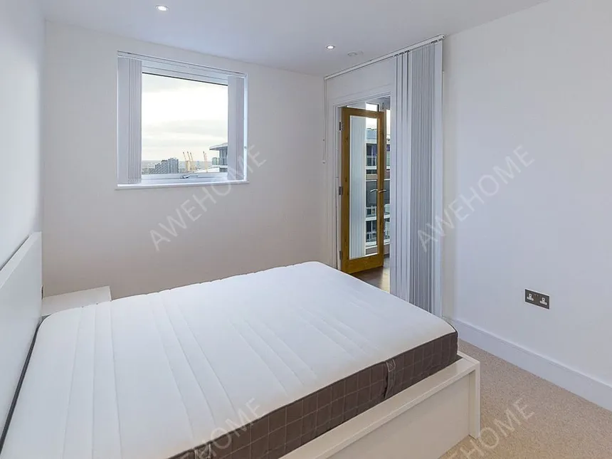 倫敦租房Gateway Tower 2 bed flat