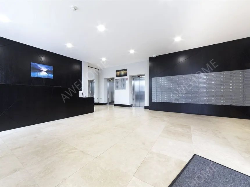 倫敦租房Gateway Tower 2 bed flat