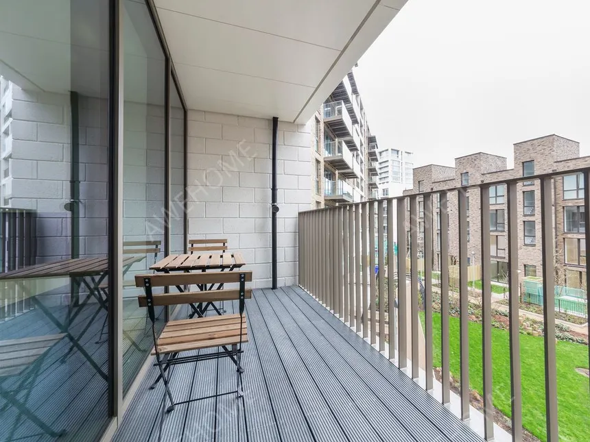 倫敦租房Commodore House 2 bed flat