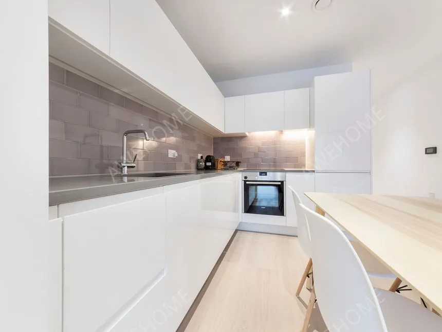 倫敦租房Commodore House 2 bed flat