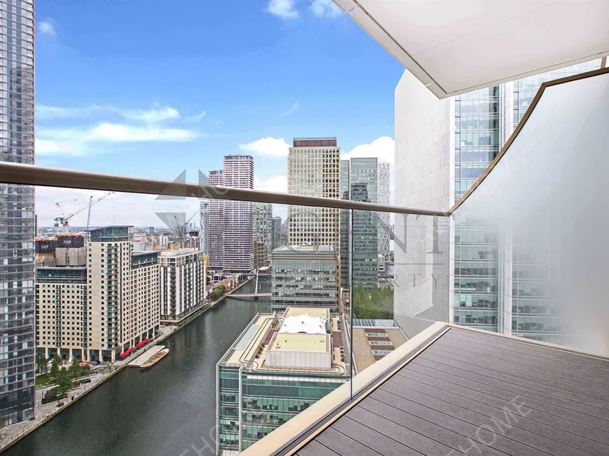 倫敦租房Park Drive 1 bed flat