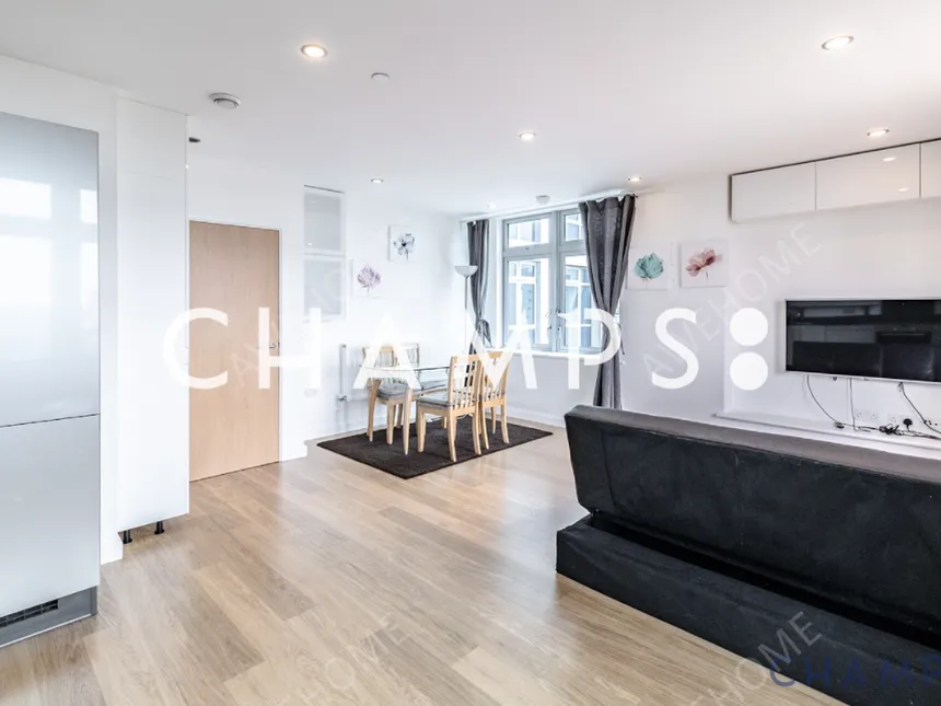 倫敦租房Iona Tower 3 bed flat