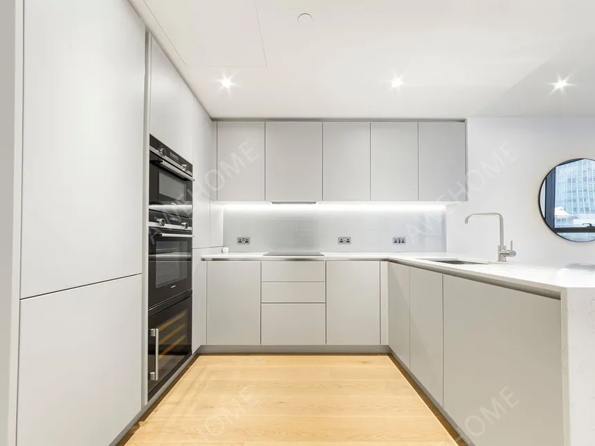 倫敦租房Hampton Tower 2 bed flat