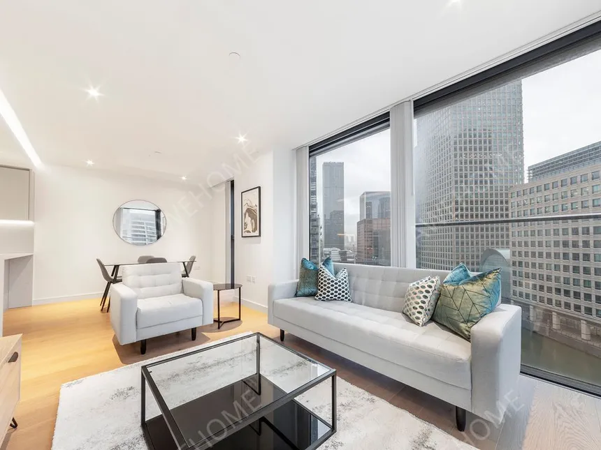 倫敦租房Hampton Tower 2 bed flat