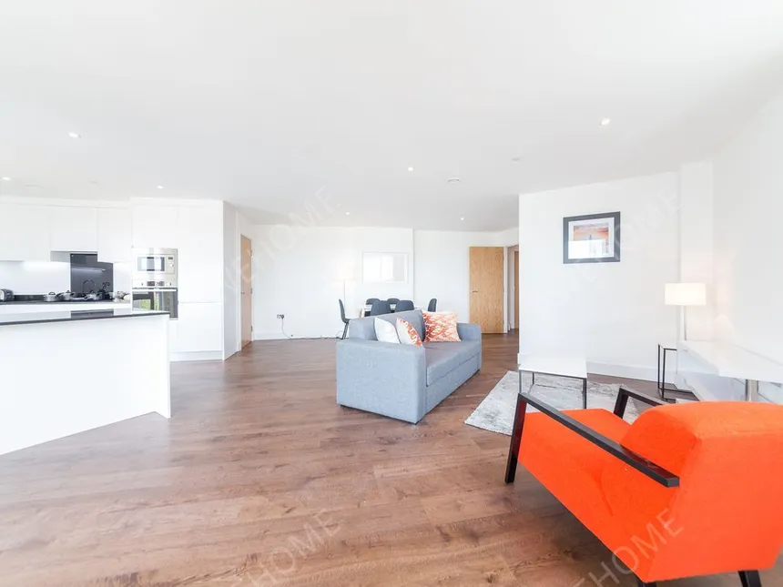 倫敦租房Gateway Tower 3 bed flat