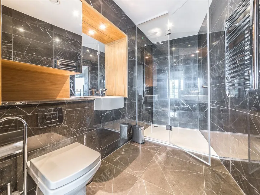 倫敦租房Arena Tower 2 bed flat