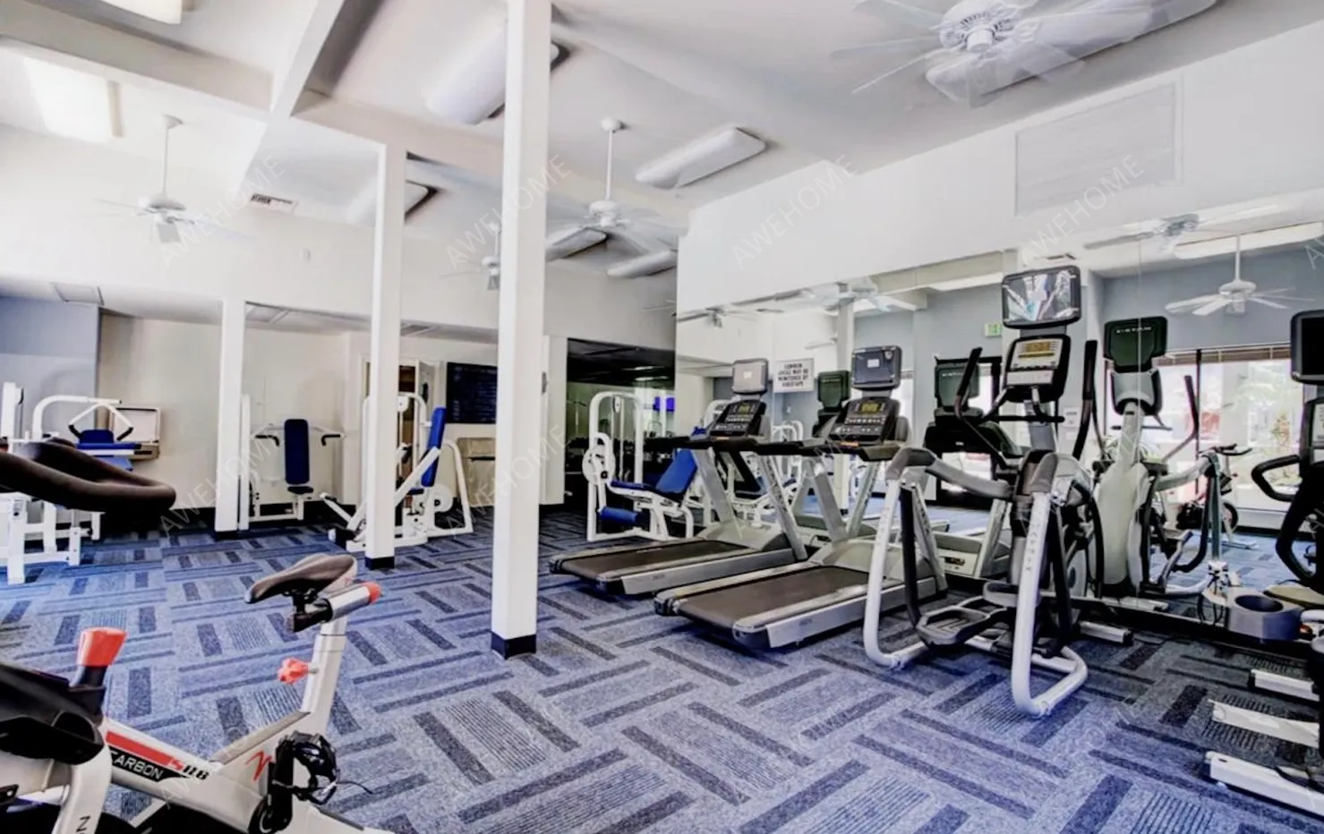 洛杉磯租房Town Center Apartments