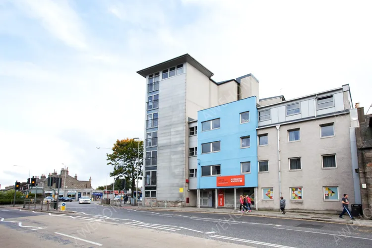 Saxon Court Apartments