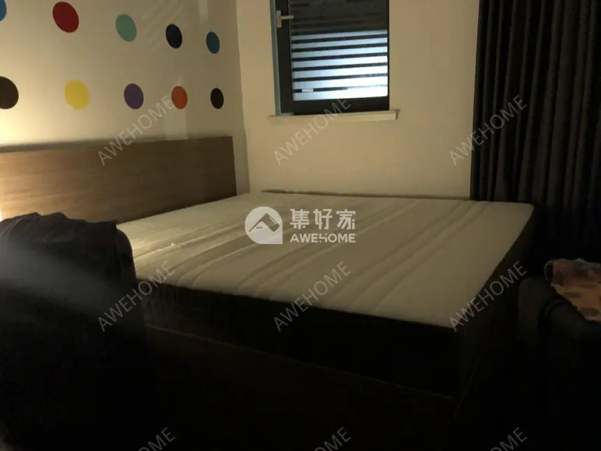 格拉斯哥租房转租gallery two bed room中的其中一个卧室