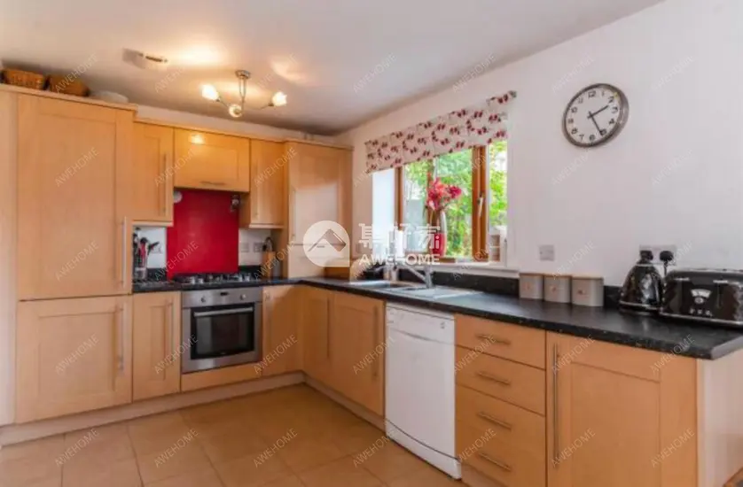 伦敦租房伦敦4 bedroom house in Wycombe