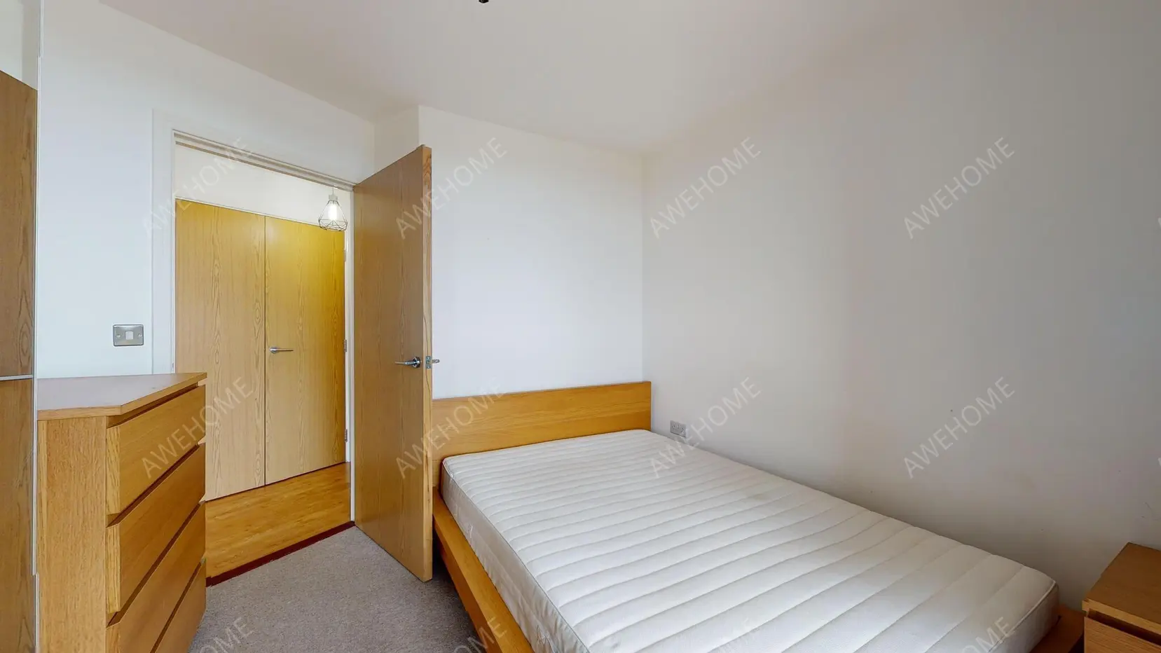 London RentalsLanacre Avenue