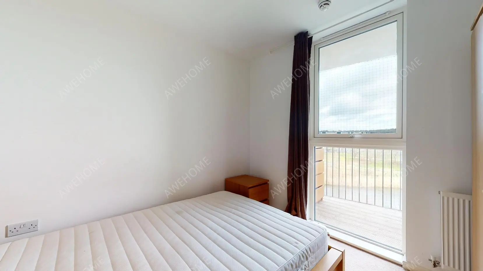 London RentalsLanacre Avenue