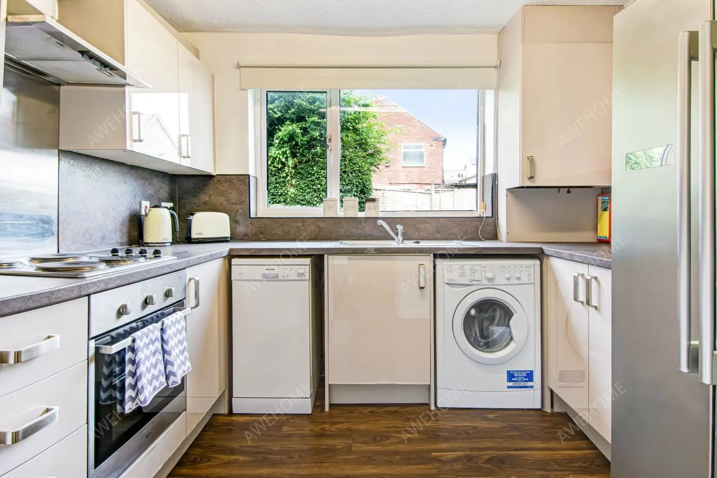 Leedsshort-term accommodation Rentals[short-term accommodation]Langdale Avenue