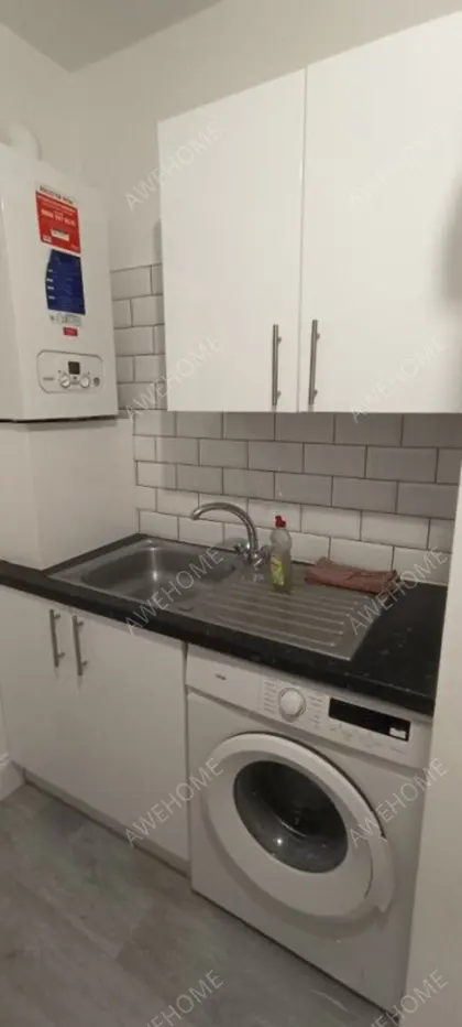 LondonSingle Apartment Rentals[Single Apartment]Cairnfield Avenue