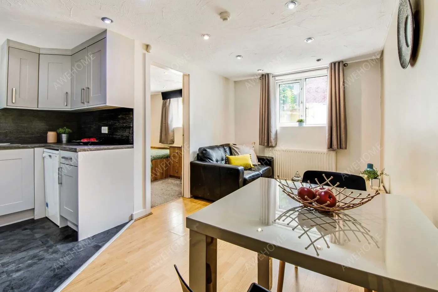 Leedsshort-term accommodation Rentals[short-term accommodation]Woodsley Road