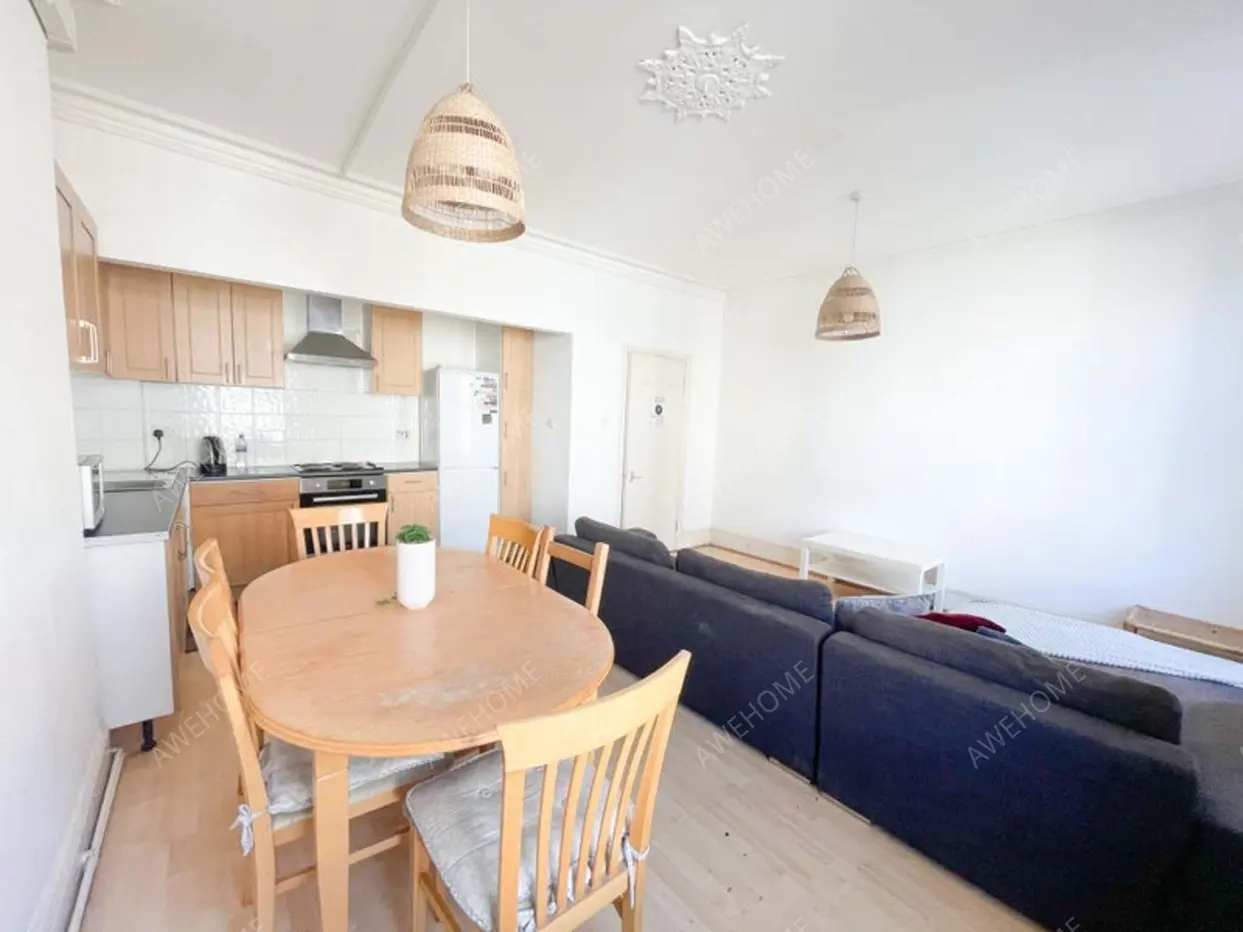 Londonshort-term accommodation Rentals[short-term accommodation]Iverson Road