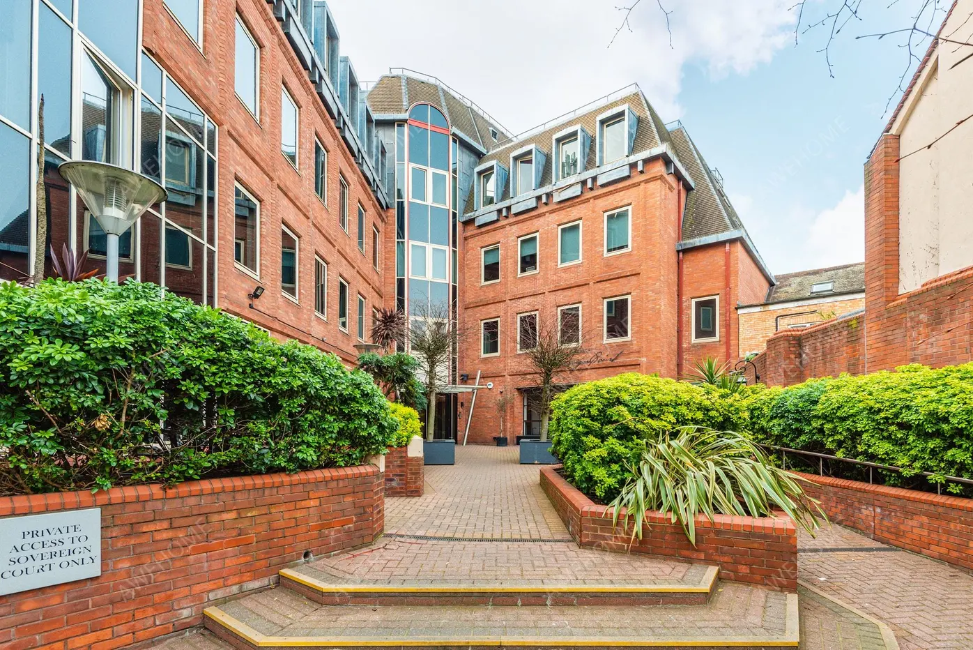 Londonshort-term accommodation Rentals[short-term accommodation]Staines Road