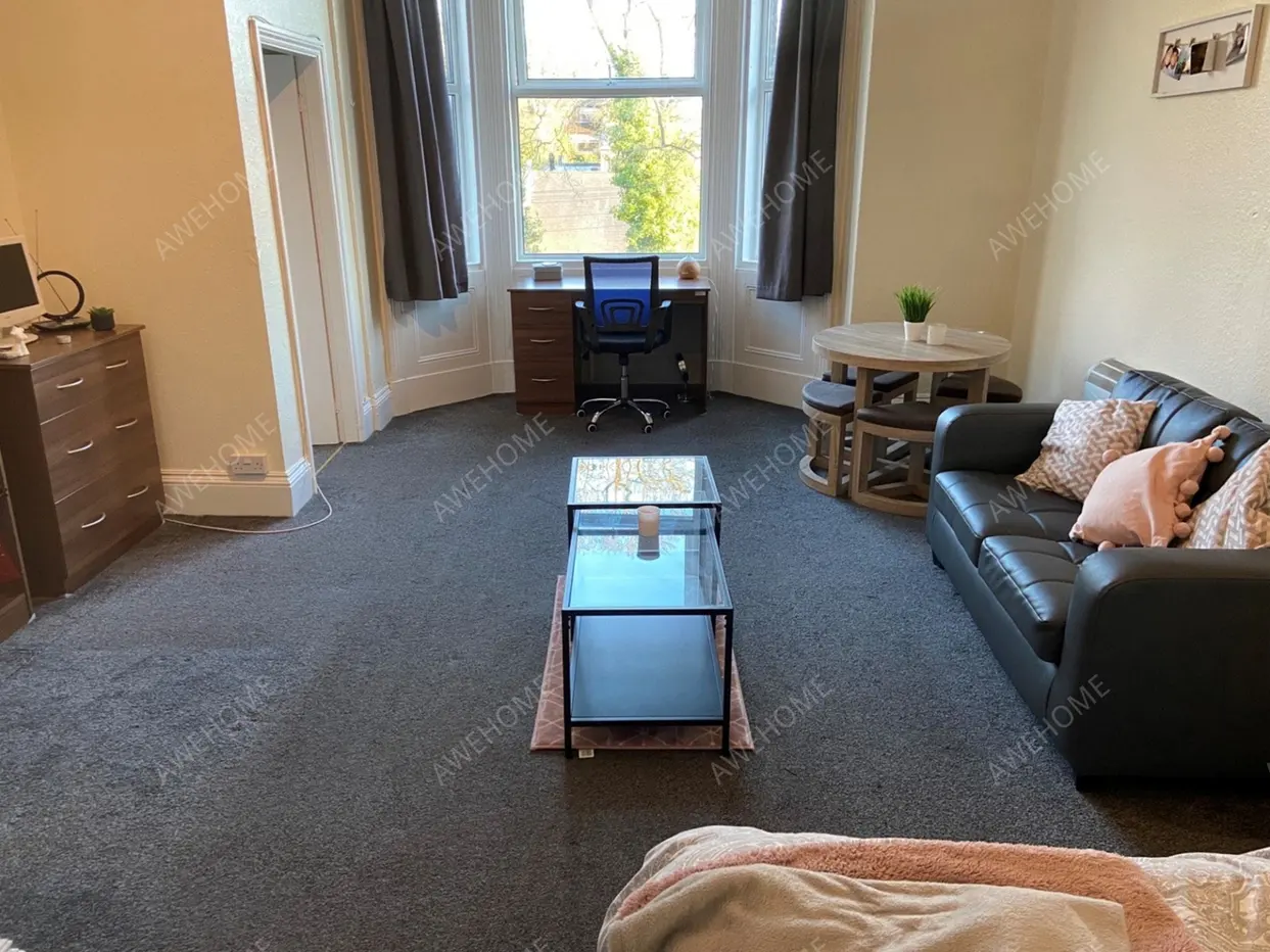 Leedsshort-term accommodation Rentals[short-term accommodation]Spring Road