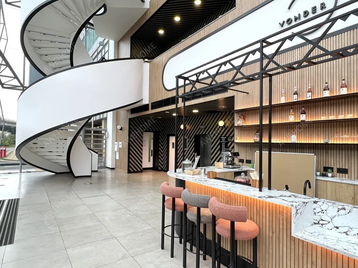 LondonCelebrities Rentals[Celebrities]Great West Road