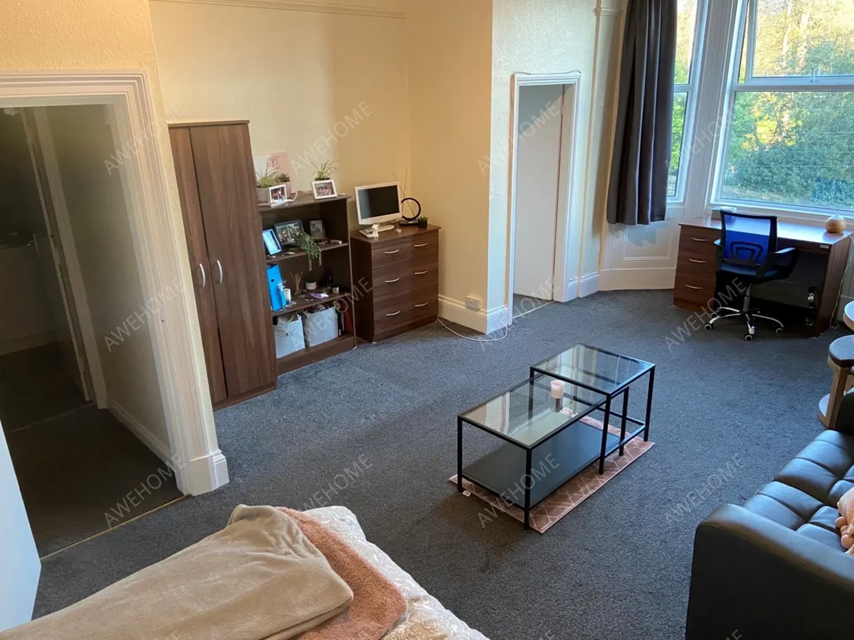 Leedsshort-term accommodation Rentals[short-term accommodation]Spring Road