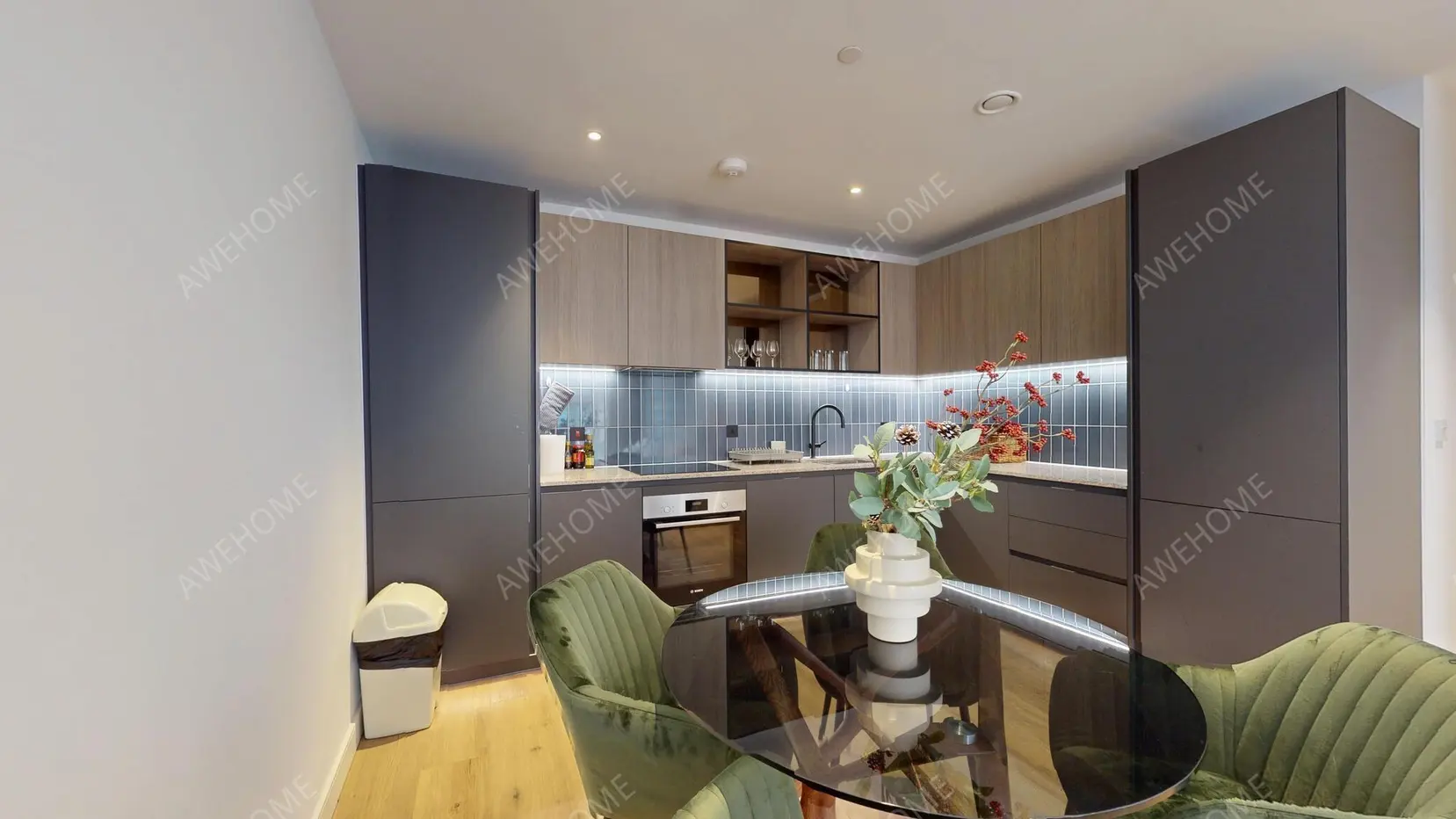 LondonWeekly Rental  Rentals[Weekly Rental ]Cedrus Avenue