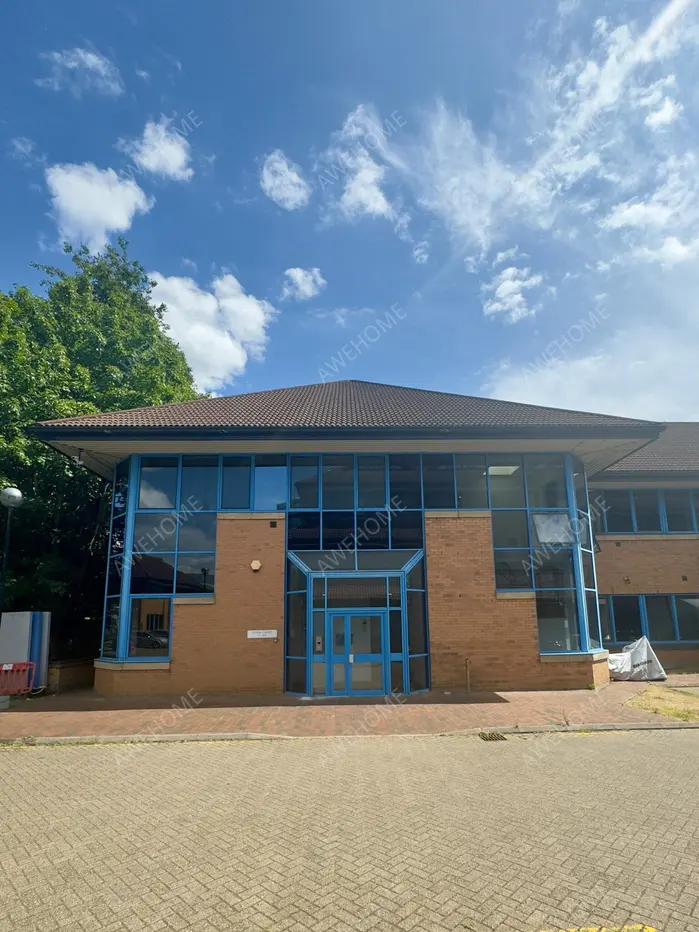 Londonshort-term accommodation Rentals[short-term accommodation]Riverbank Way