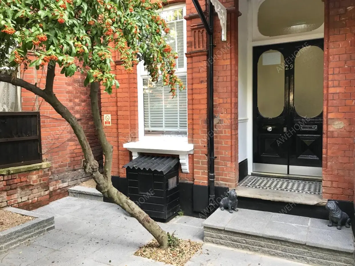 LondonSingle Apartment Rentals[Single Apartment]Anson Road