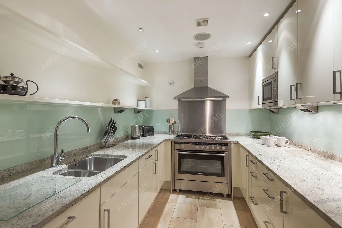 London RentalsYoung Street