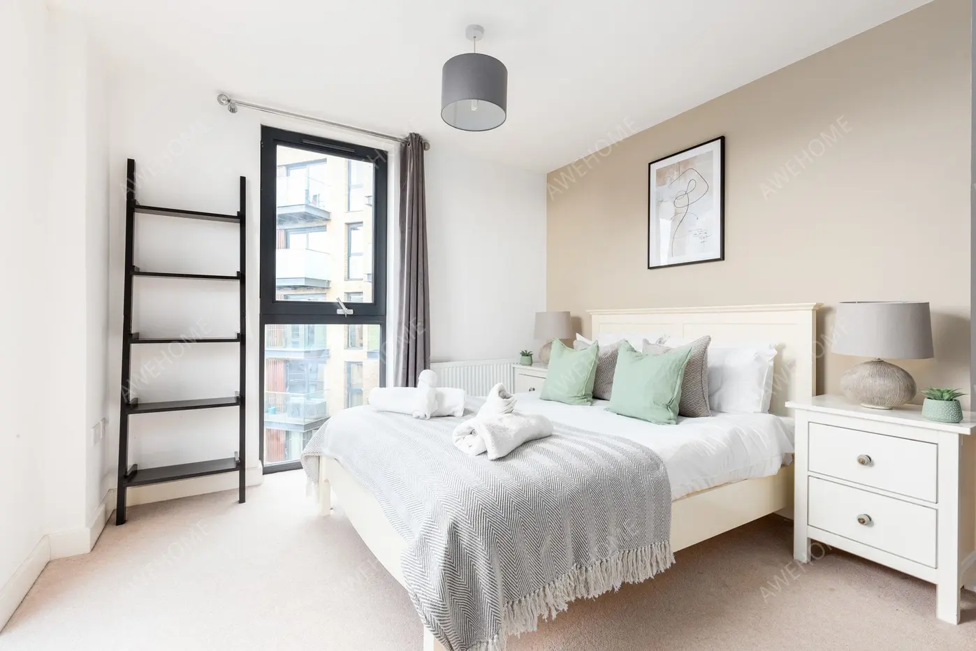 LondonCelebrities Rentals[Celebrities]Surrey Quays Road