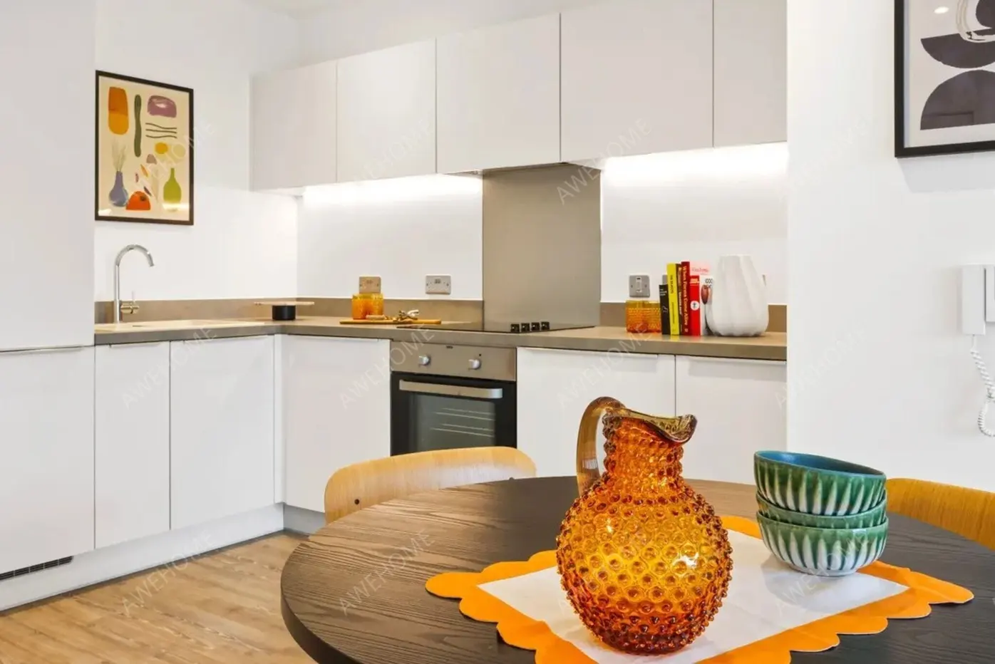 Londonshort-term accommodation Rentals[short-term accommodation]Gillingham Gate Road