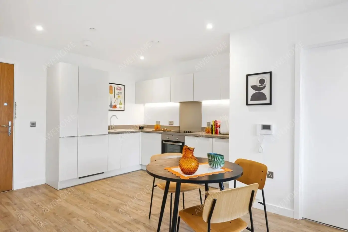 Londonshort-term accommodation Rentals[short-term accommodation]Gillingham Gate Road