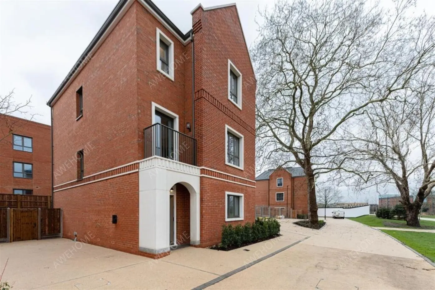 London RentalsFairway Drive