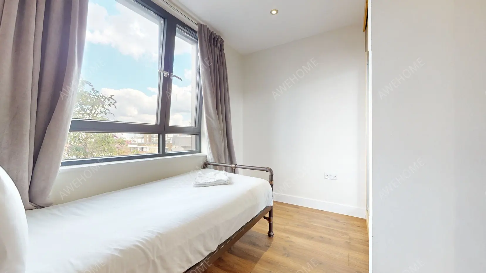 London RentalsBack Church Lane