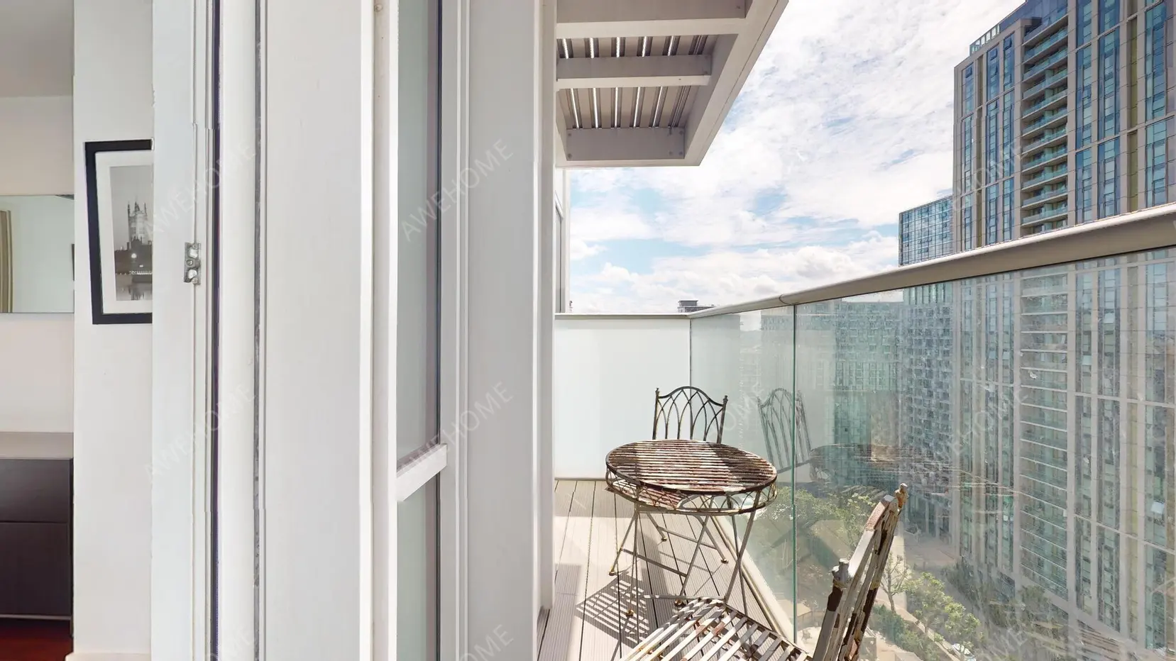 London RentalsPan Peninsula Square