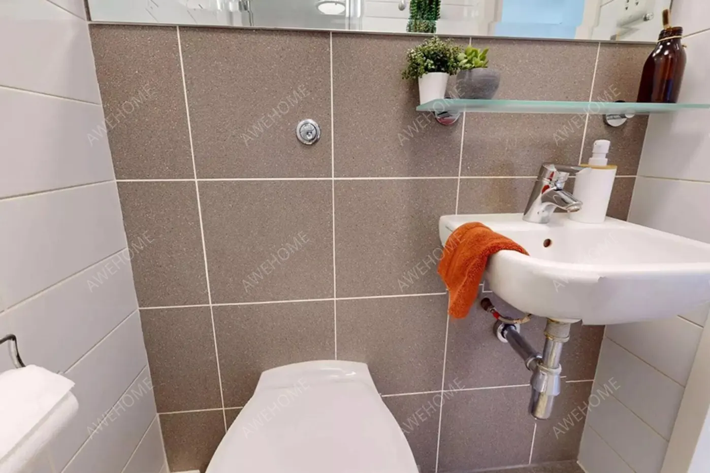 London RentalsLakeside Way