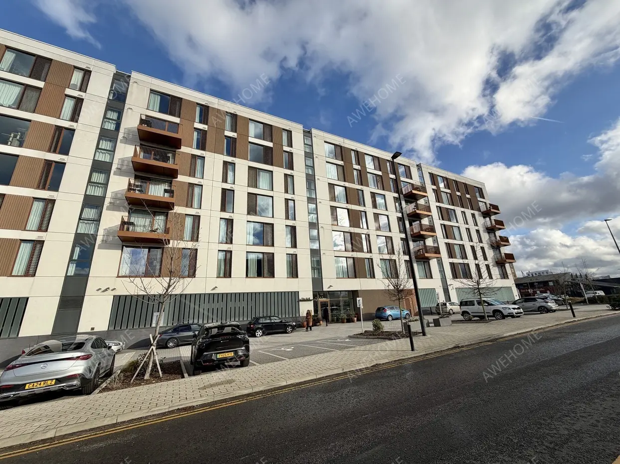 London RentalsSouth Side Three Road