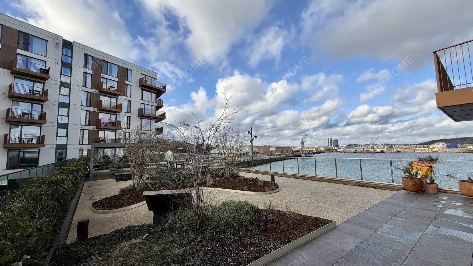 London RentalsSouth Side Three Road