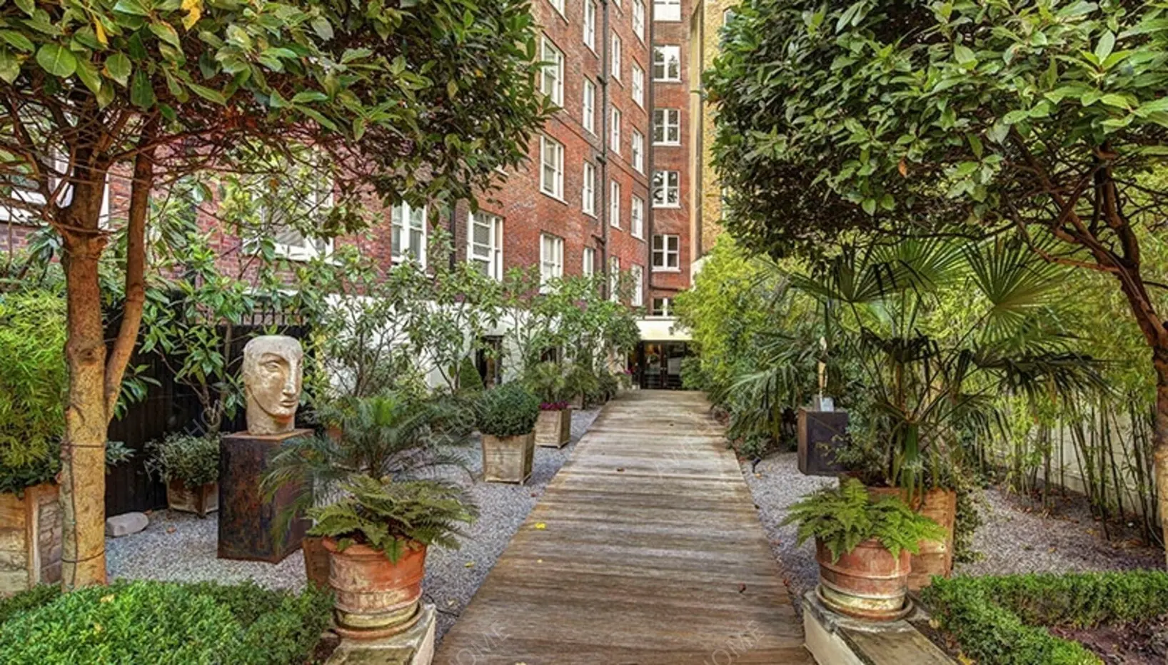 London RentalsYoung Street