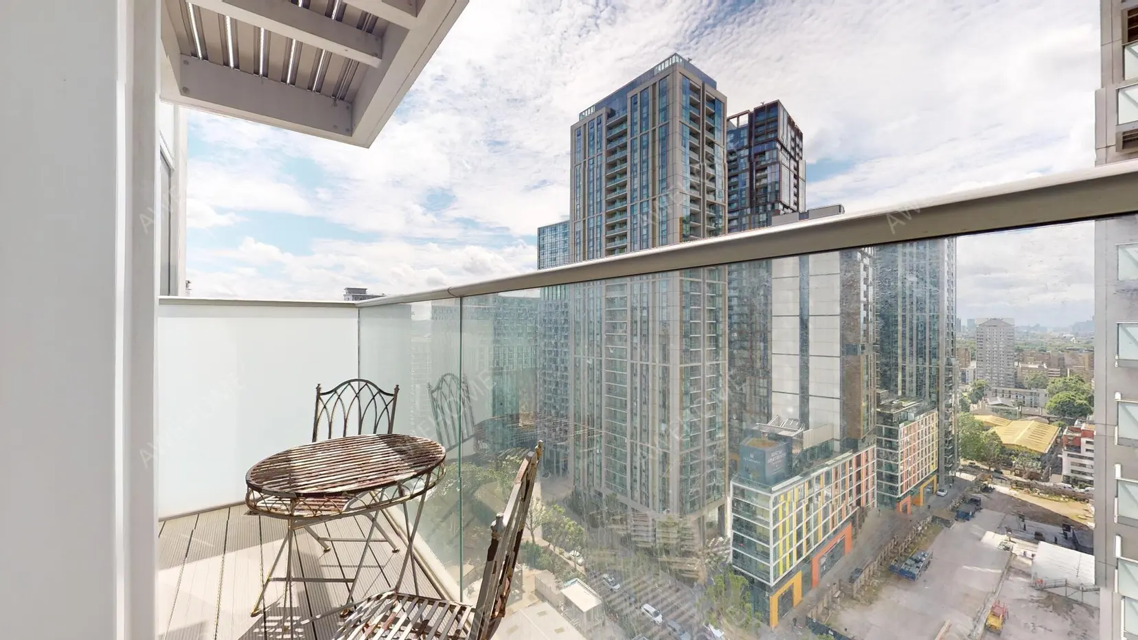 London RentalsPan Peninsula Square