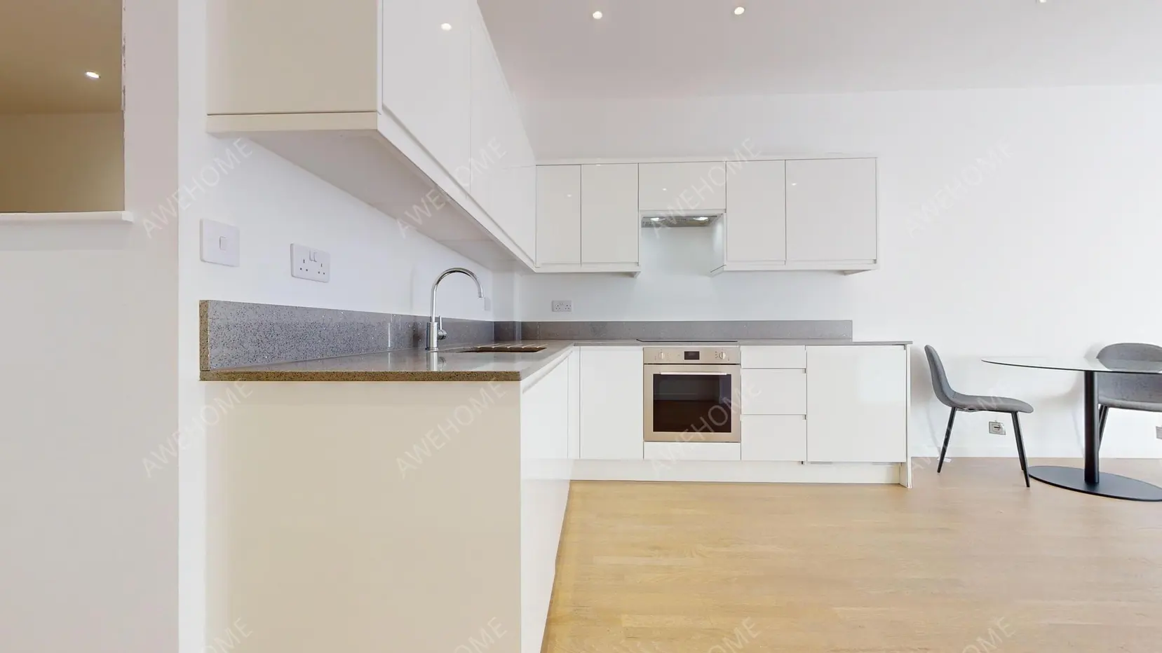 London RentalsRiverbank Way