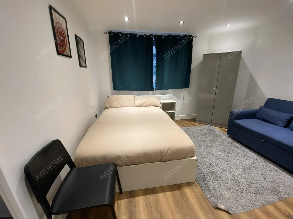 London RentalsChobham Road